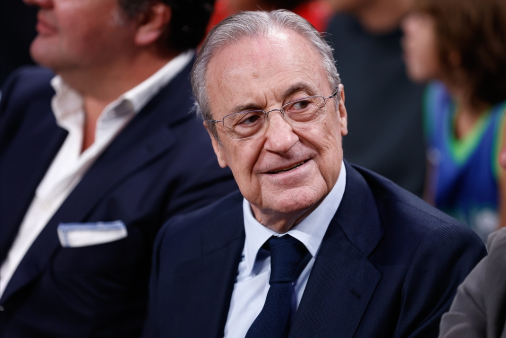 皇马核心球员被曝转会传闻，引球迷热议，控制网上.