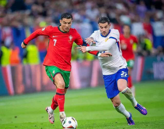 C罗连续十场比赛得分超过大比分获胜，湖人不断突破！九游最新版APP下载